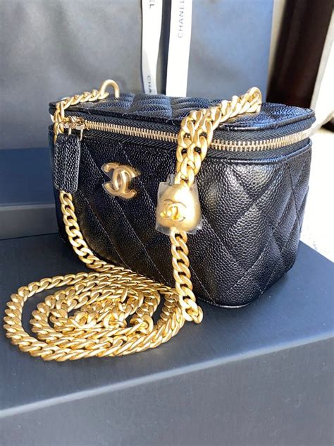 chanel heart crush bag